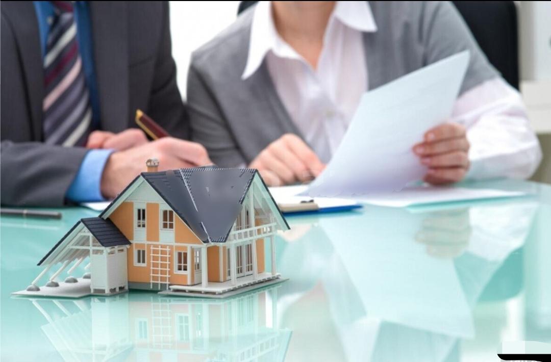 Daşınmaz əmlak agenti/ makler tələb olunur