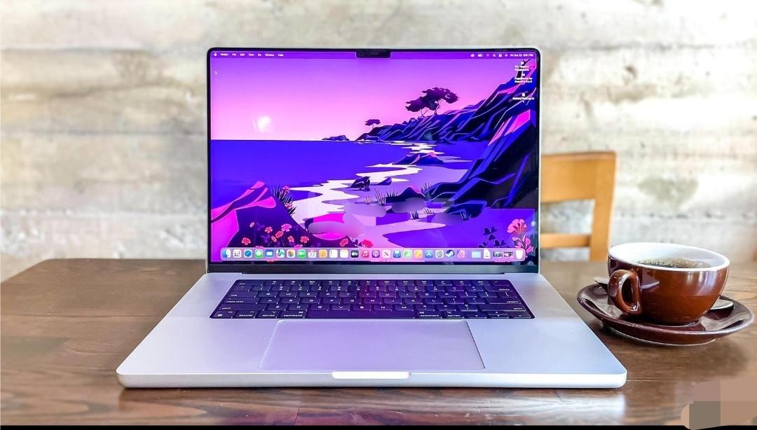 Apple Macbook Pro 16.2 Inch