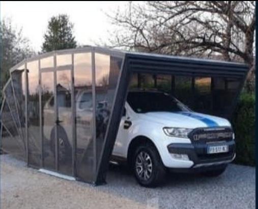 Qatlanan şüşə parkinq