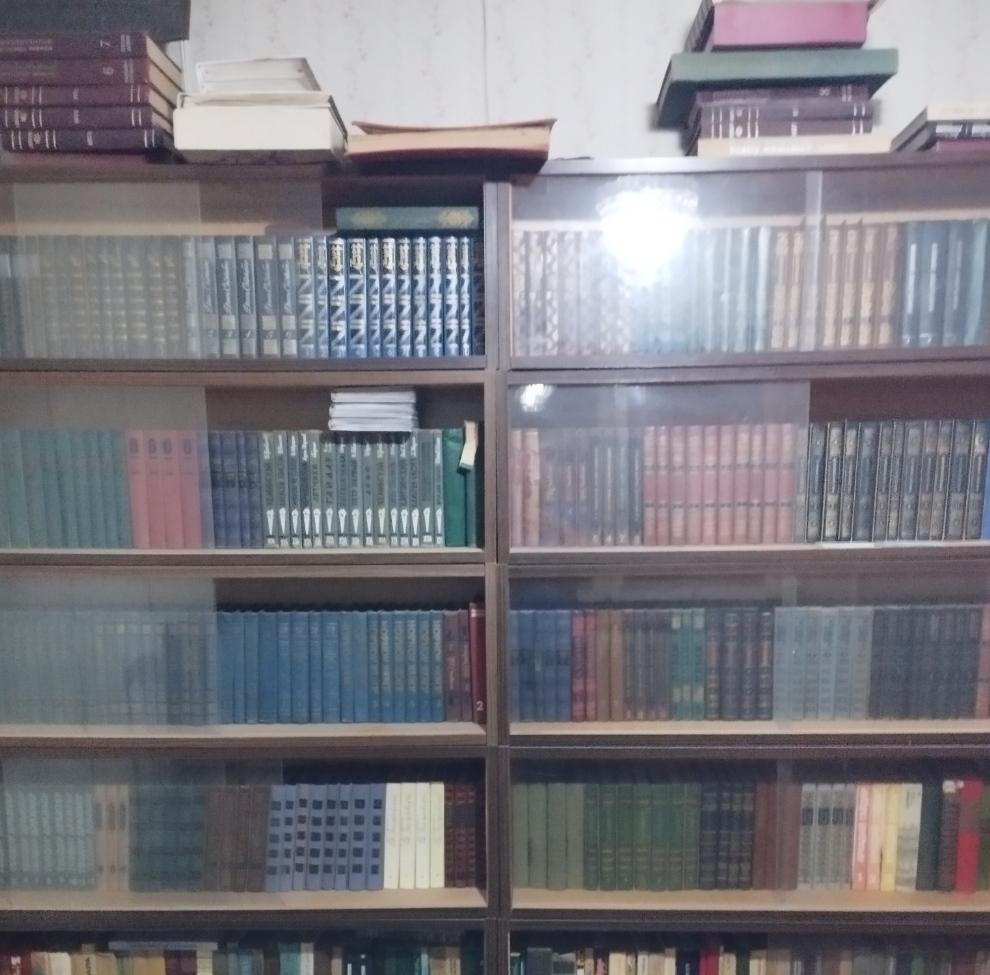 Kitablar satılır
