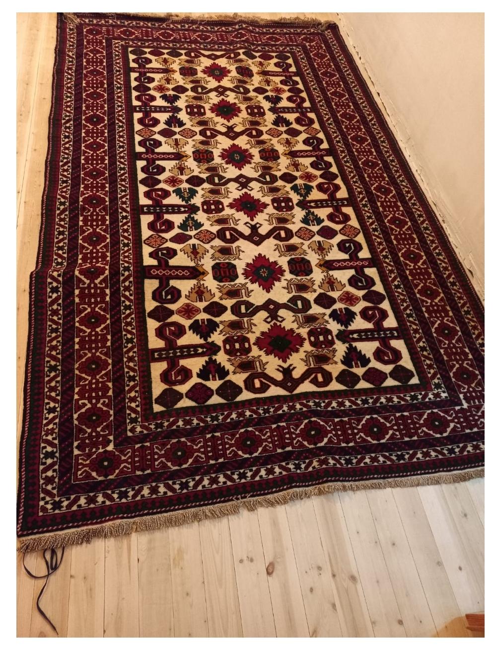 Ağqol çiçi xalçasi