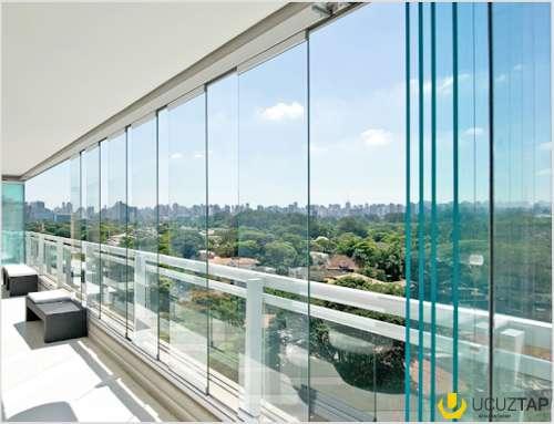 Cam balkon