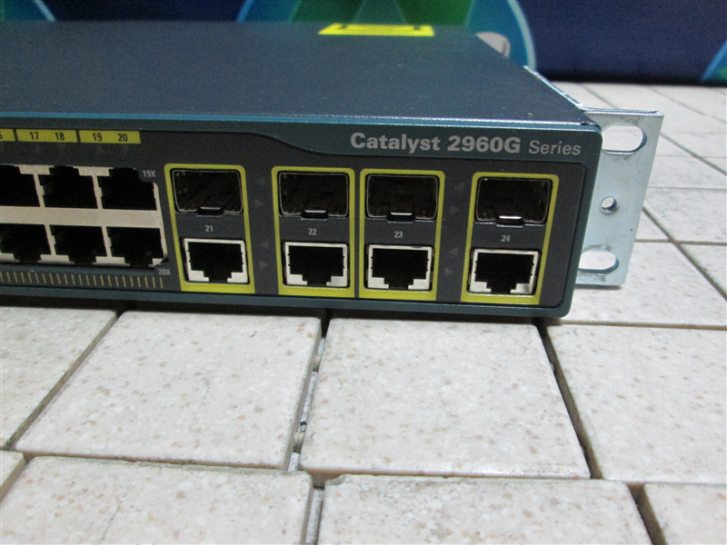 Cisco switch WS-C2960G-24TC-L V07