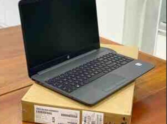 Noutbuk “HP Laptop 15-DW3170nia (i7-1165G7)"